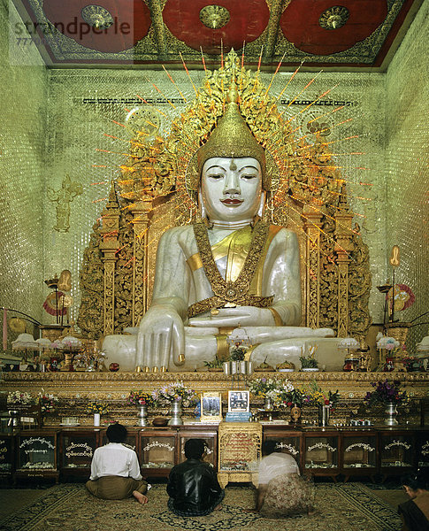 Sitzende Buddhastatue  Kyauk Taw Gyi Pagode