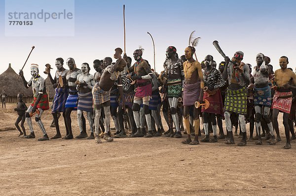Mensch  Menschen  tanzen  Zeremonie  Gemälde  Bild  Teilnahme  Volksstamm  Stamm  Afrika