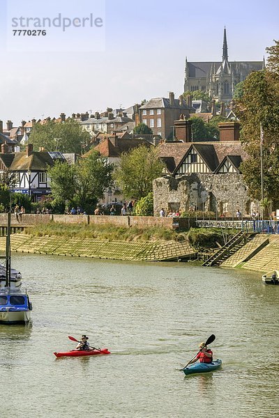 Europa  Großbritannien  Boot  vertäut  Fluss  England  West Sussex