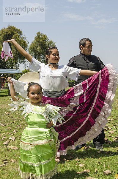 tanzen  Tänzer  Peru  typisch  Südamerika  Trujillo