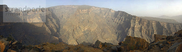 Die tiefe Schlucht des Wadi Ghul