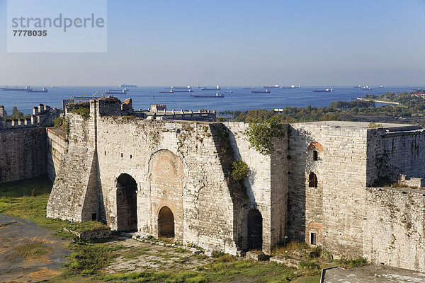 Goldenes Tor  Yedikule-Kastell  Burg der Sieben Türme  Theodosianische Landmauer