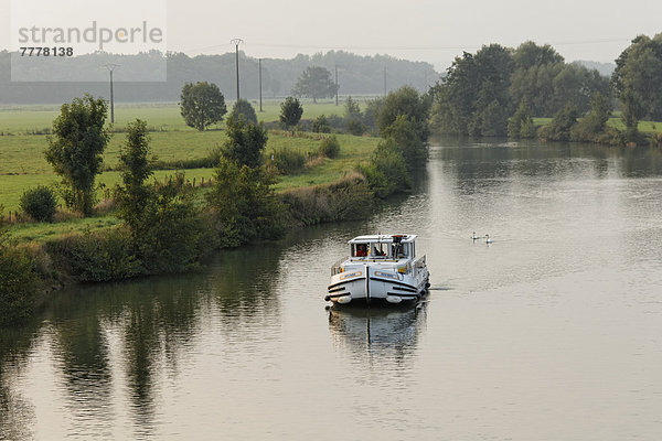 Hausboot Penichette auf der Saône  Morgenstimmung bei Baulay  PK 380