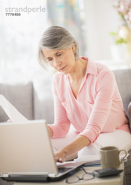 Interior  zu Hause  Portrait  Frau  arbeiten