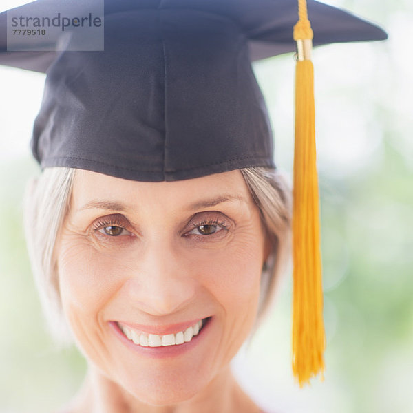 Portrait  Frau  Mütze  Schulabschluß