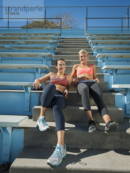 Frau Entspannung Feld 2 Sport