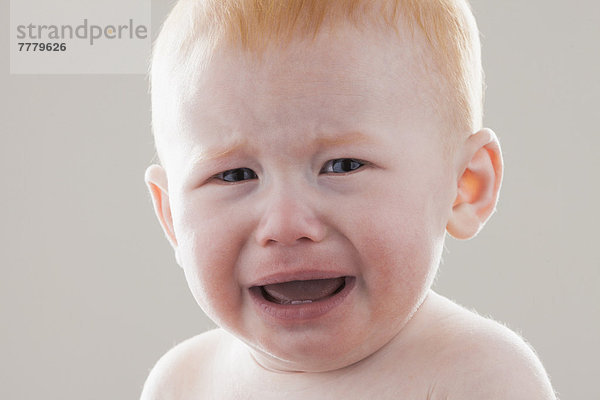 weinen  Portrait  Junge - Person  schießen  Studioaufnahme  Baby