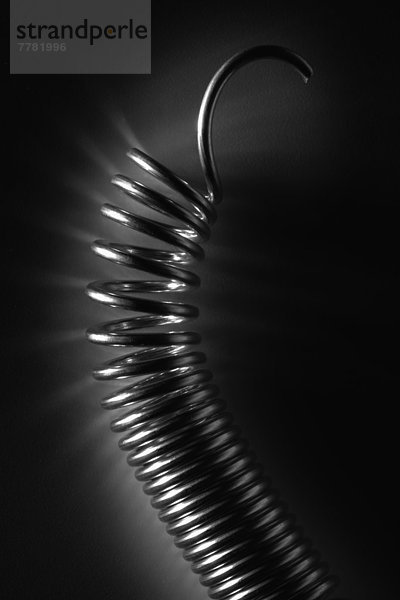 hoch  oben  nahe  spiralförmig  spiralig  Spirale  Spiralen  spiralförmiges   Metall