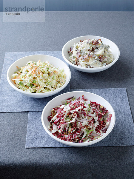 Radicchiokrautsalat mit Walnussdressing  Krautsalat und Kartoffelsalat