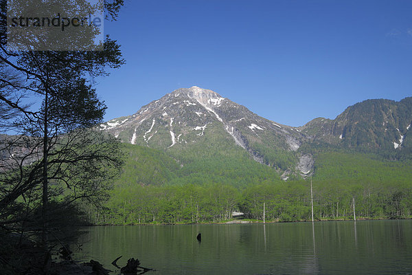 Taishoike and Mt. Yake in Kamikochi