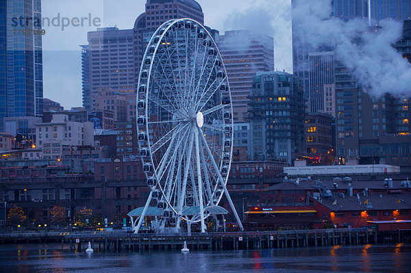 Riesenrad am Dock  Seattle  USA