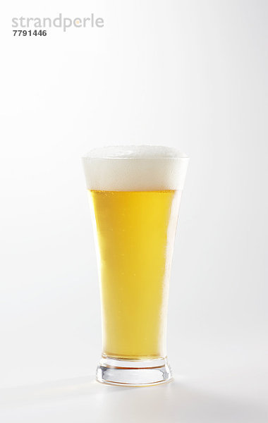 Glas  eingießen  einschenken  Bier