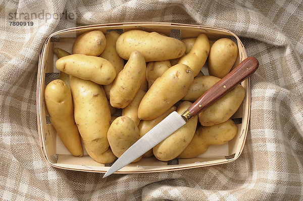 Messer  Korb  über  Ansicht  Kartoffel