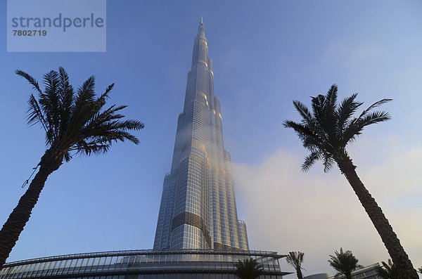 Burj Khalifa  auch bekannt als Burj Dubai  im Morgenlicht  höchstes Gebäude der Welt