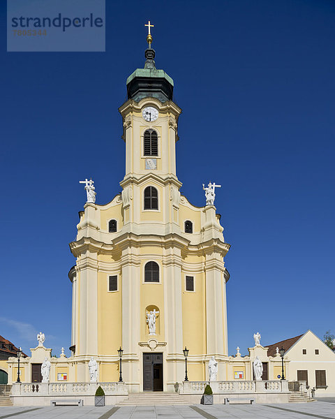 Laxenburger Kirche  Barockkirche am Hauptplatz