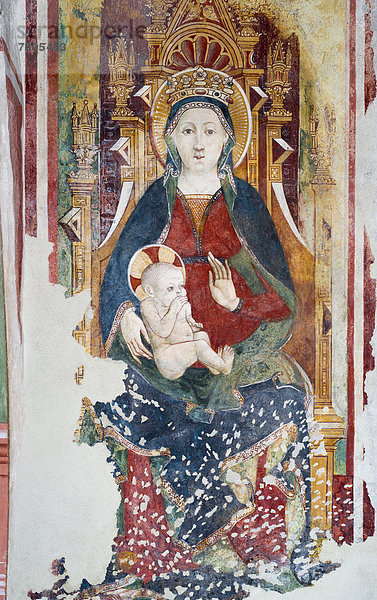 Madonna mit Kind  Fresko aus dem 15. Jahrhundert in der romanischen Kirche  1000 n. Chr.