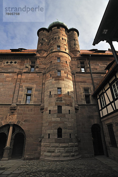 Treppenturm im Innenhof vom Tucherschloss  zwischen 1533 und 1544 erbaut