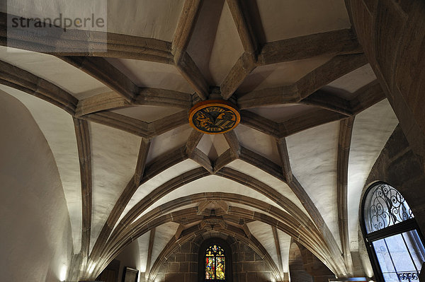 Deckengewölbe mit Wappen des Erbauerpaares in der Eingangshalle vom Tucherschloss  zwischen 1533 und 1544 erbaut