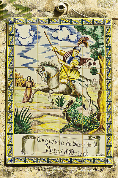 Fliesenbild an der Esglesia de Sant Jordi