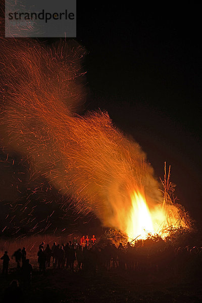 Biikefeuer oder Biikebrennen  traditionelles Volksfest in Nordfriesland