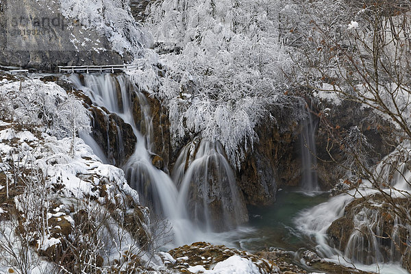Wasserfälle beim Großen Wasserfall oder Veliki Slap  im Winter