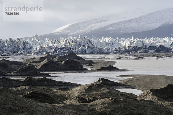 Gletscher Nathorstbreen und Moräne  ein Surge-Gletscher oder galoppierender Gletscher  drei Jahre nach der Surge
