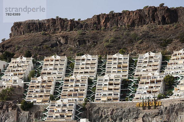 Felsbrocken  Muster  Europa  Steilküste  Großstadt  trocken  weiß  Architektur  Apartment  Insel  Kanaren  Kanarische Inseln  Puerto Rico  Gran Canaria  Schnittmuster  Spanien