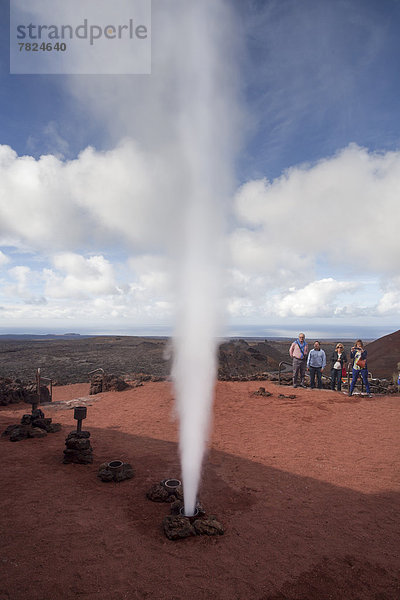 Nationalpark  Wasser  Europa  Landschaft  Wärme  Reise  Tourist  Vulkan  Insel  Feuer  Tourismus  Kanaren  Kanarische Inseln  Krater  Lanzarote  Show  Spanien