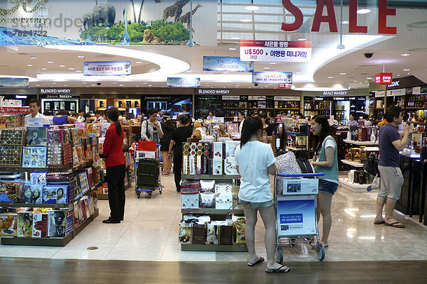 Duty free shopping  Seoul airport  South Korea                                                                                                                                                      