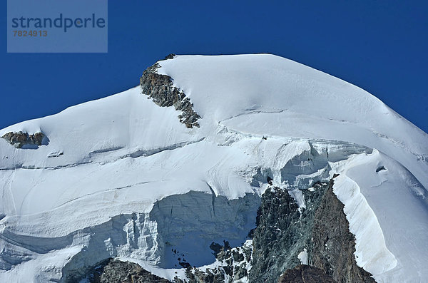 zwischen  inmitten  mitten  Berggipfel  Gipfel  Spitze  Spitzen  Alpen  Norden  Zermatt