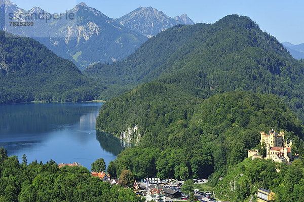 Außenaufnahme  Europa  Palast  Schloß  Schlösser  Architektur  Querformat  Das Neunzehnte Jahrhundert  Bayern  bayerisch  Deutschland  Hohenschwangau