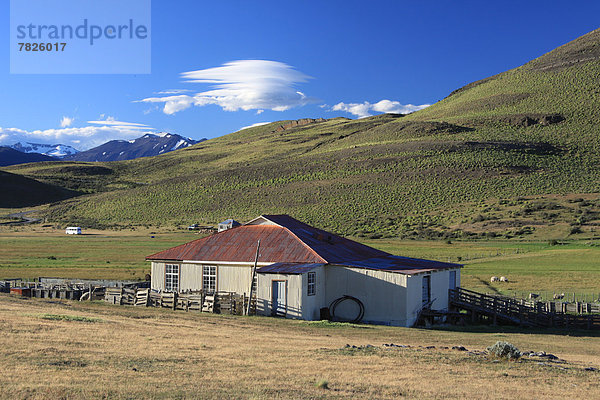 Landschaft  Landwirtschaft  Bauernhof  Hof  Höfe  Torres del Paine Nationalpark  Chile  Patagonien  Ranch  Südamerika