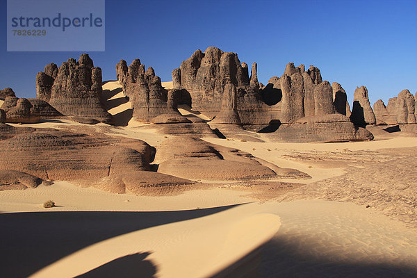 Nordafrika  Felsformation  Felsbrocken  Wüste  Natur  Sand  Düne  Sahara  Afrika  Algerien