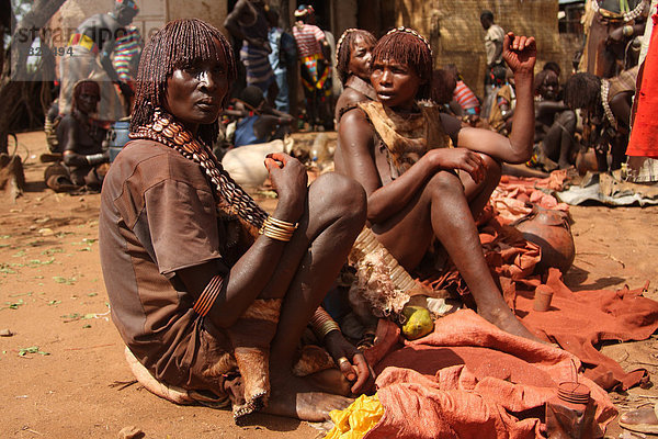 Farbe  Farben  Frau  Tradition  jung  Schminke  Ethnisches Erscheinungsbild  Mädchen  Afrika  Äthiopien  Volksstamm  Stamm