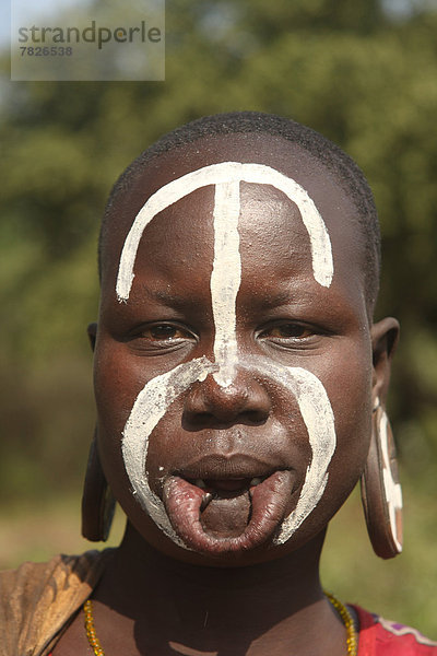 Nationalpark  Portrait  Frau  Tradition  jung  Ethnisches Erscheinungsbild  Gesichtsbemalung  Afrika  Äthiopien  Volksstamm  Stamm