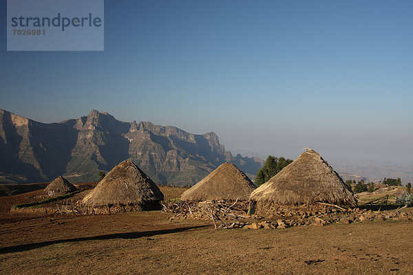 Gebirge  Nationalpark  Hütte  Berg  Landschaft  Dorf  UNESCO-Welterbe  Semien  Afrika  Äthiopien  Highlands  Gebirgszug  trekking