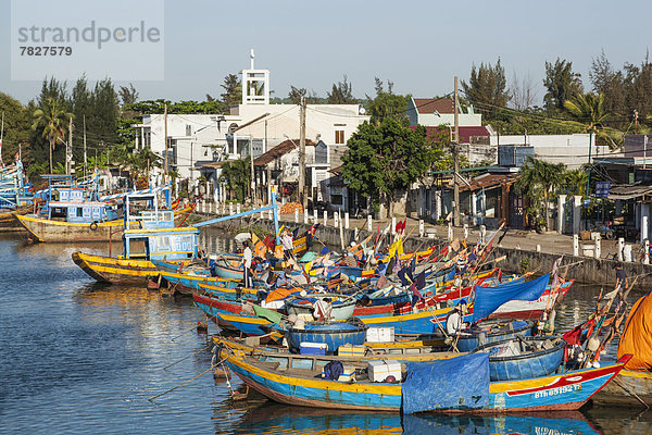 Fischereihafen  Fischerhafen  Hafen  Küste  angeln  Asien  Fischerboot  Mui Ne  Vietnam