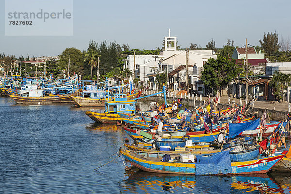 Fischereihafen  Fischerhafen  Hafen  Küste  angeln  Asien  Fischerboot  Mui Ne  Vietnam