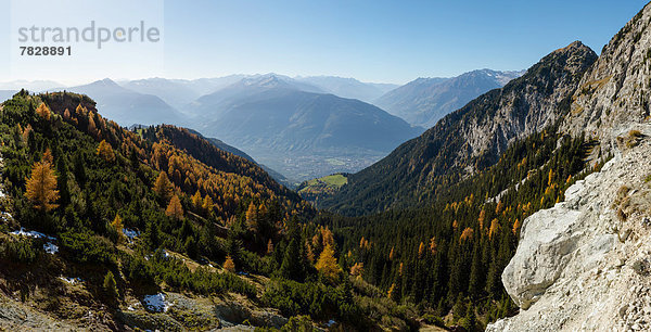 Trentino Südtirol Europa Berg Baum Landschaft Hügel Wald Holz Herbst Italien