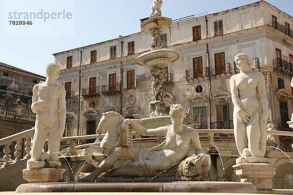 Europa  Stadt  Großstadt  Ziehbrunnen  Brunnen  Italien  Palermo  Sizilien