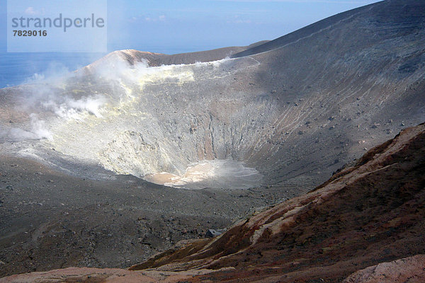 Europa  Dunst  Wasserdampf  Vulkan  Insel  Krater  Schwefel  Italien  Liparische Inseln  Äolischen Inseln  Vulkaninsel  Vulcano