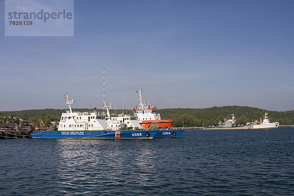 bauen Wasser Hafen Wohnhaus Gebäude Boot Schiff Insel Asien Küstenwache Vietnam vietnamesisch Gewässer