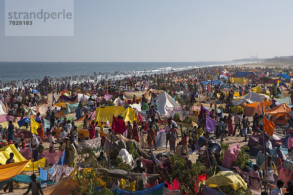 Mensch  Menschen  Fest  festlich  Strand  Menschenmenge  bunt  Festival  Asien  Indien  Mamallapuram  Tamil Nadu