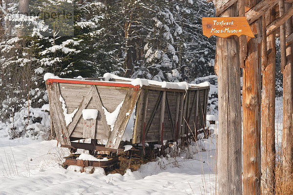 Kälte  Hütte  Schneedecke  Winter  Schnee  Natur  Museum  Zug  Torf  Im Freien  Bayern  Deutschland  Moor  Oberbayern