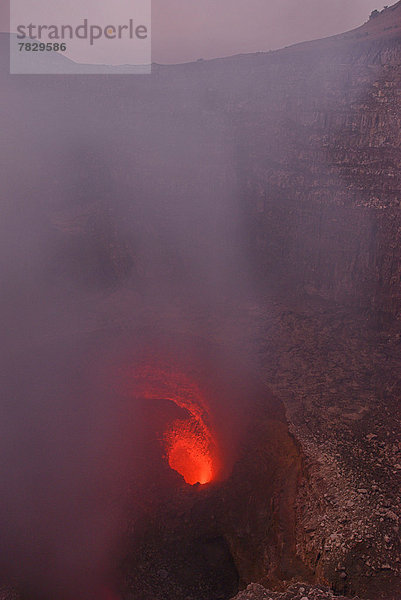 Landschaft  niemand  Wasserdampf  Natur  Vulkan  Querformat  Feuer  Mittelamerika  Krater  Granada  Nicaragua