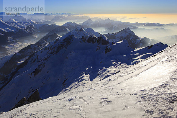 Kälte  Panorama  Europa  Schneedecke  Berg  Winter  Himmel  Schnee  Alpen  blau  Ansicht  Sonnenlicht  Westalpen  Bergmassiv  schweizerisch  Schweiz