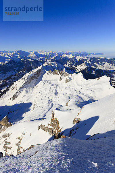 Kälte  Panorama  Europa  Schneedecke  Berg  Winter  Himmel  Schnee  Alpen  blau  Ansicht  Sonnenlicht  Westalpen  Bergmassiv  schweizerisch  Schweiz