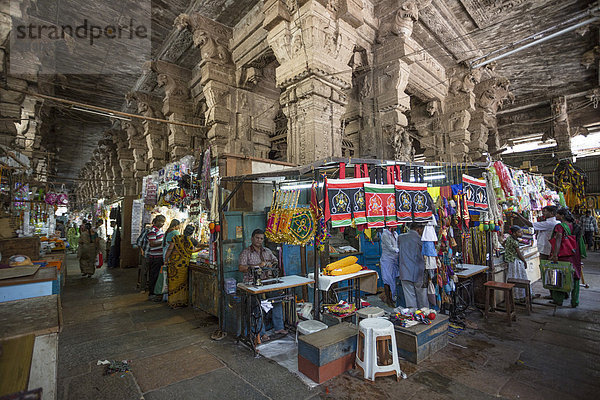 arbeiten  Wahrzeichen  bunt  Kunst  Religion  groß  großes  großer  große  großen  Schneider  Asien  Hinduismus  Indien  Madurai  Tamil Nadu