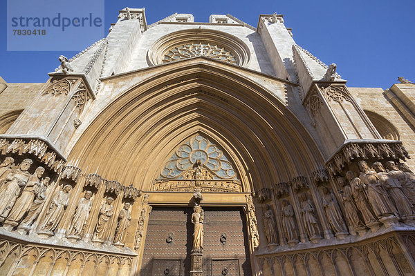 Europa  Skulptur  Tür  Geschichte  Wahrzeichen  Ruine  Kathedrale  Tourismus  Altstadt  UNESCO-Welterbe  Katalonien  römisch  Spanien  Tarragona
