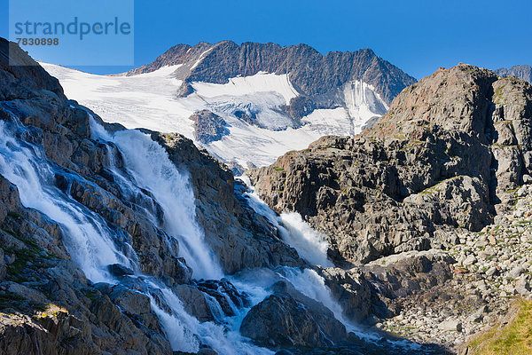 Felsbrocken Europa Berg Steilküste Eis Wasserfall Bern Berner Oberland Schweiz